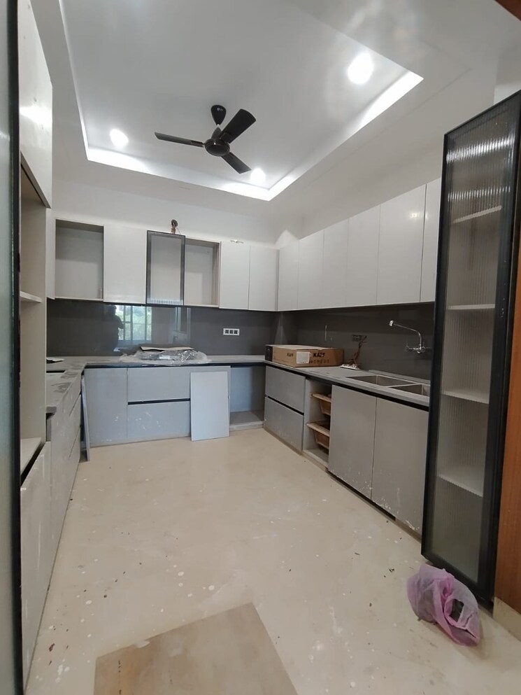 Kitchen, soami nagar 4 Bedroom 300 Sq.Yd. Builder Floor In Soami Nagar Delhi 8738731