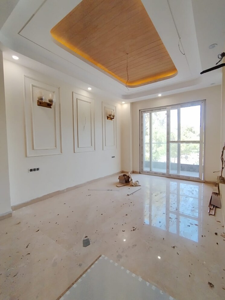 Room, soami nagar 4 Bedroom 300 Sq.Yd. Builder Floor In Soami Nagar Delhi 8738731