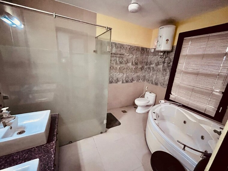 Master Bedroom, vipul-tatvam-villas 3.5 Bedroom 3000 Sq.Ft. Villa In Sector 48 Gurgaon 8738738