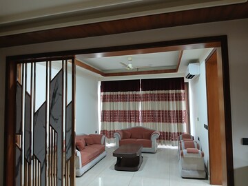 Living Room in 3.5 BHK Builder Floor at Sector 13 – for Rent