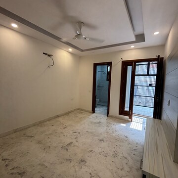 Room in 3 BHK Independent House at South Extension I – for Rent
