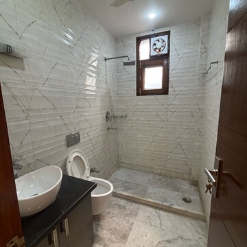 Bathroom in 3 BHK Independent House at South Extension I – for Rent