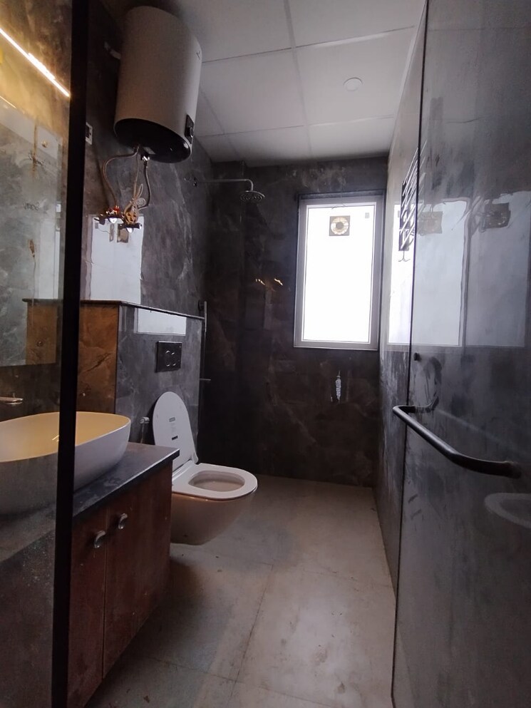 Bathroom, panchsheel enclave 3 Bedroom 265 Sq.Yd. Builder Floor In Panchsheel Enclave Delhi 8738752