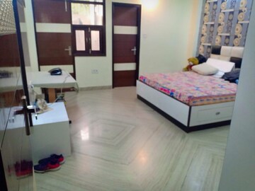 Room in 4 BHK Builder Floor at Rohini Sector 23 – for Sale