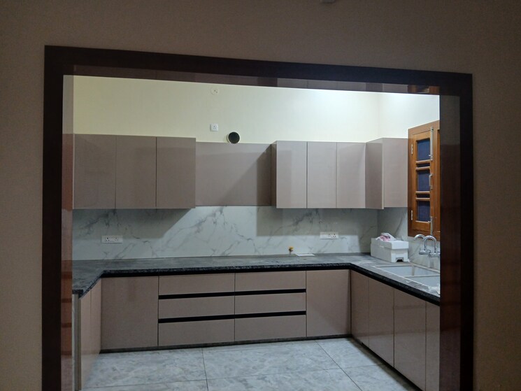 Kitchen, sector 9 6 Bedroom 250 Sq.Yd. Builder Floor In Sector 9 Hisar 8738763