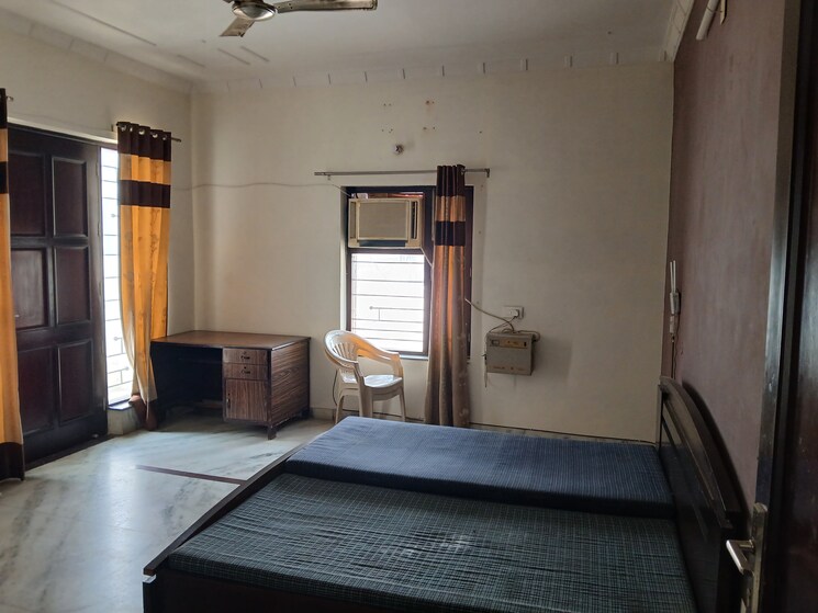 Bedroom, sector 9 1.5 Bedroom 350 Sq.Ft. Builder Floor In Sector 9 Hisar 8738777