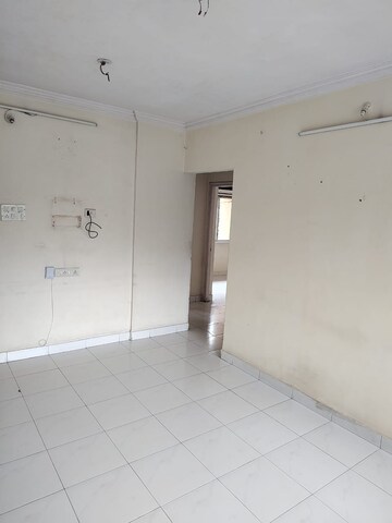 Room in 2 BHK Apartment at Vedant Complex CHS, Samata Nagar – for Rent