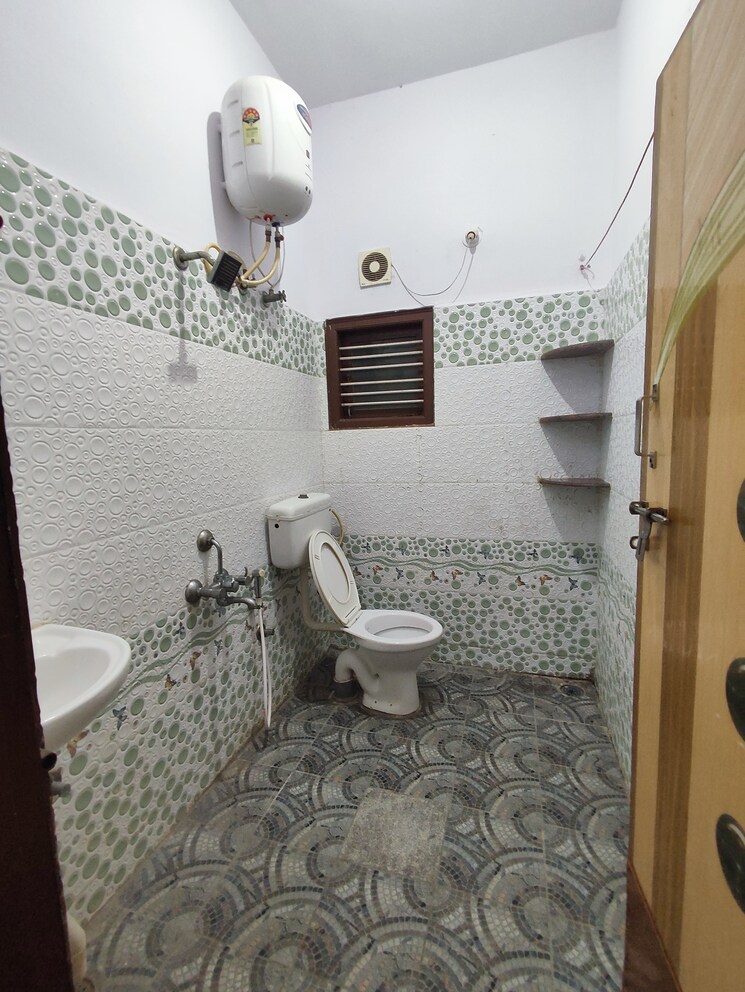 Bathroom, btm layout stage 2 1 Bedroom 650 Sq.Ft. Builder Floor In Btm Layout Stage 2 Bangalore 8738788