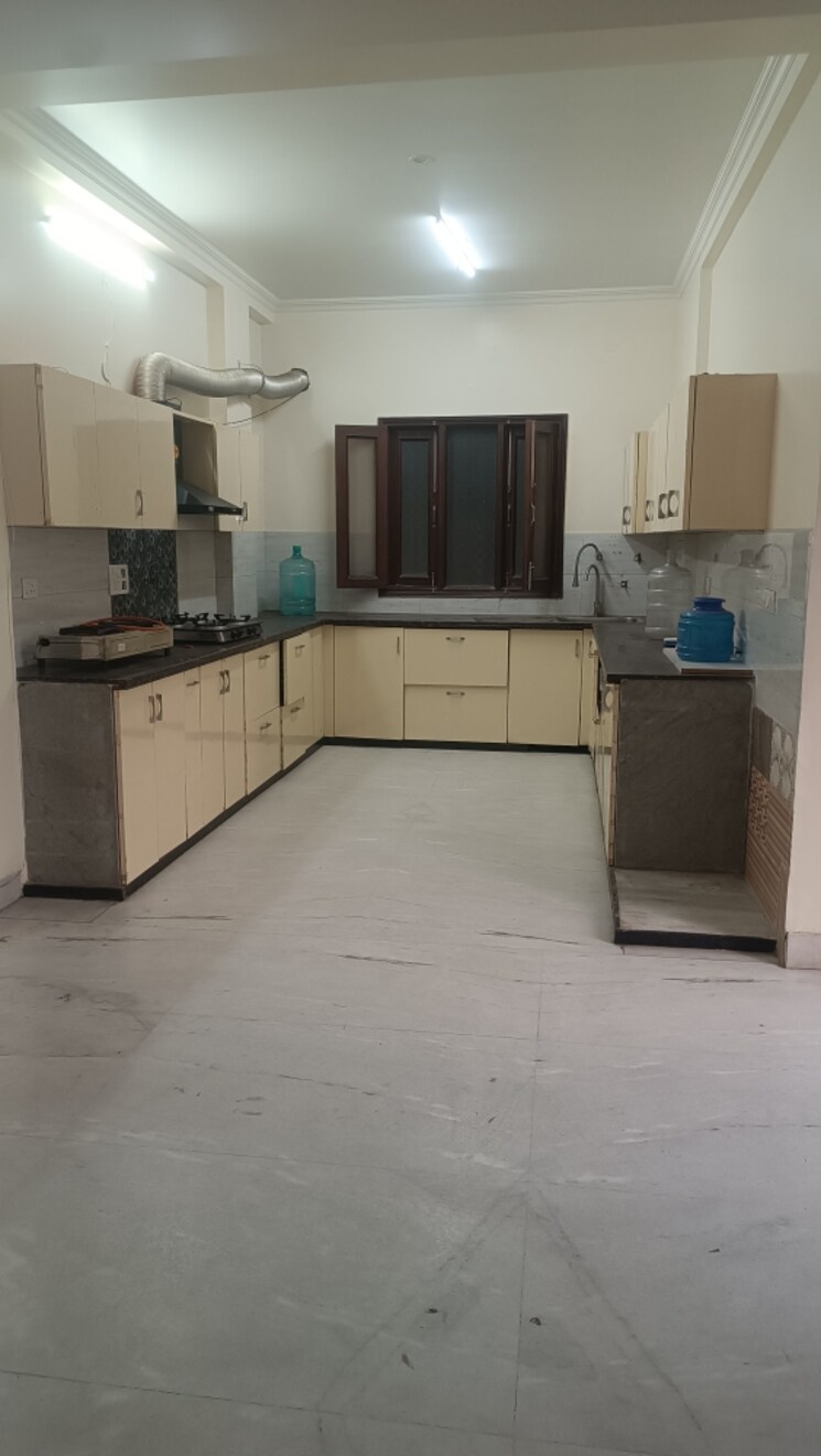 Kitchen, sector 41 3 Bedroom 180 Sq.Yd. Builder Floor In Sector 41 Noida 8738817