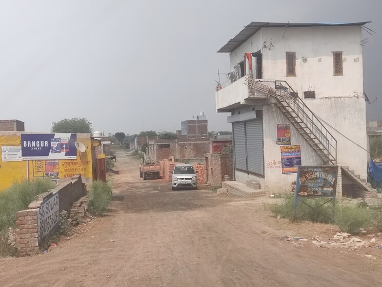 Nearby, sector 135  900 Sq.Ft. Plot In Sector 135 Noida 8738815