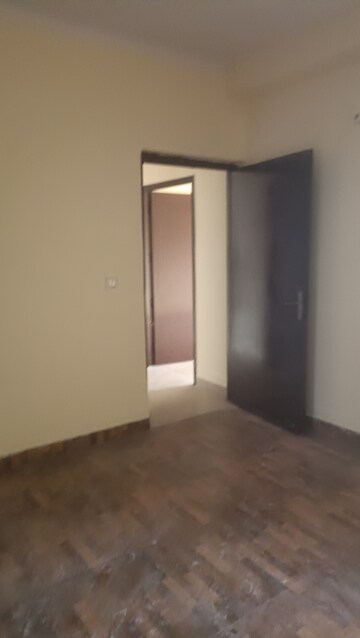 Room in 3 BHK Apartment at Gardenia Gateway, Sector 75 – for Rent