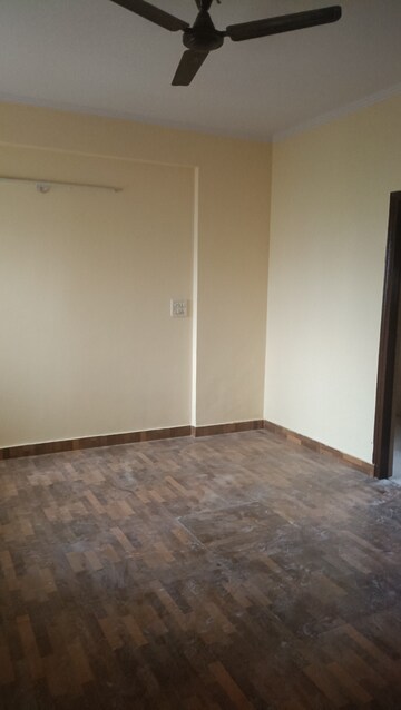 Room in 3 BHK Apartment at Gardenia Gateway, Sector 75 – for Rent