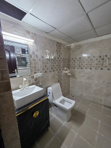 Master Bedroom in 3 BHK Apartment at Aims Golf Avenue I, Sector 75 – for Rent