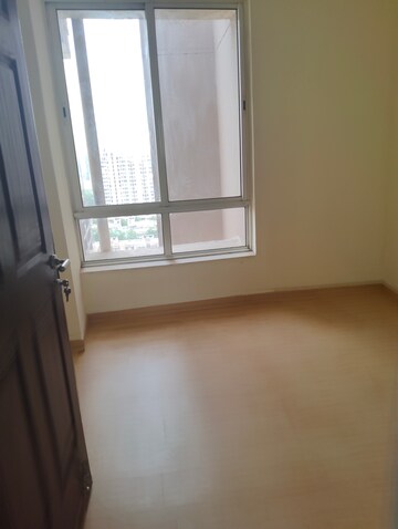 Room in 3 BHK Apartment at Unitech Harmony, Sector 50 – for Rent
