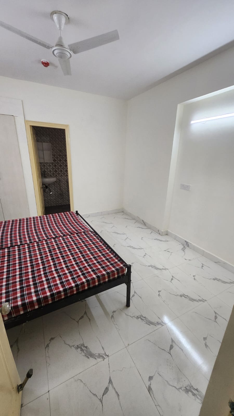 1 RkBuilder Floor For Rent in Sector 15