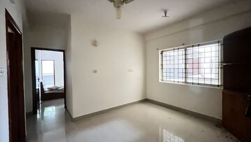 Room in 3 BHK Apartment at Mahaveer Seasons, Hsr Layout – for Rent