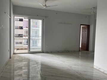 Room in 3 BHK Apartment at Ajnara Grand Heritage, Sector 74 – for Rent