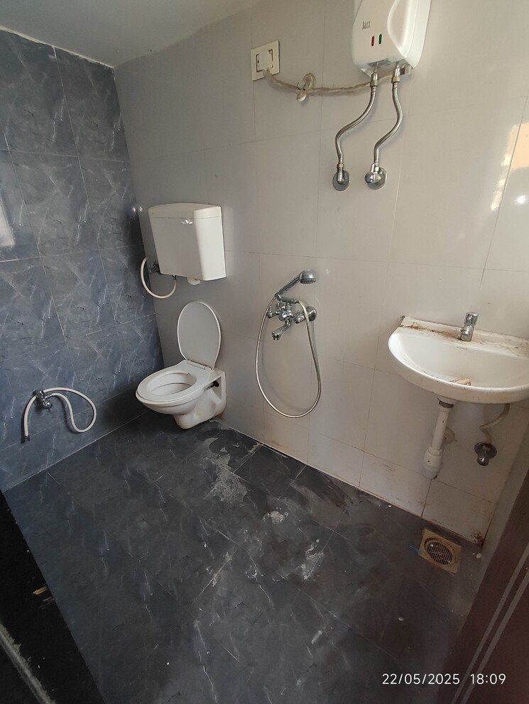 Bathroom, laxmi-avenue-d-global-city-ph-1 2 Bedroom 940 Sq.Ft. Apartment In Virar West Palghar 8738928