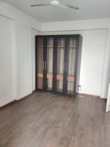 Room in 2 BHK Apartment at Wave Executive Floors, Wave City – for Rent