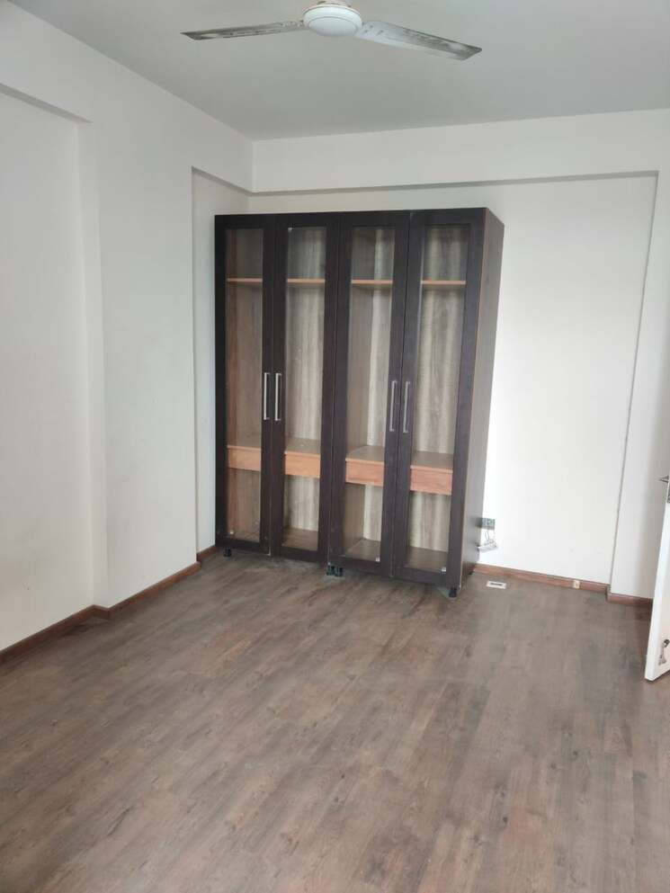 Room, wave-executive-floors 2 Bedroom 900 Sq.Ft. Apartment In Wave City Ghaziabad 8738940