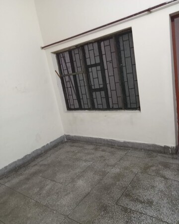 Room in 2 BHK Independent House at Jankipuram – for Rent