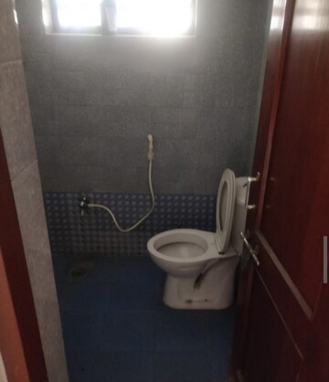 Bathroom in 1 BHK Villa at Aliganj – for Rent