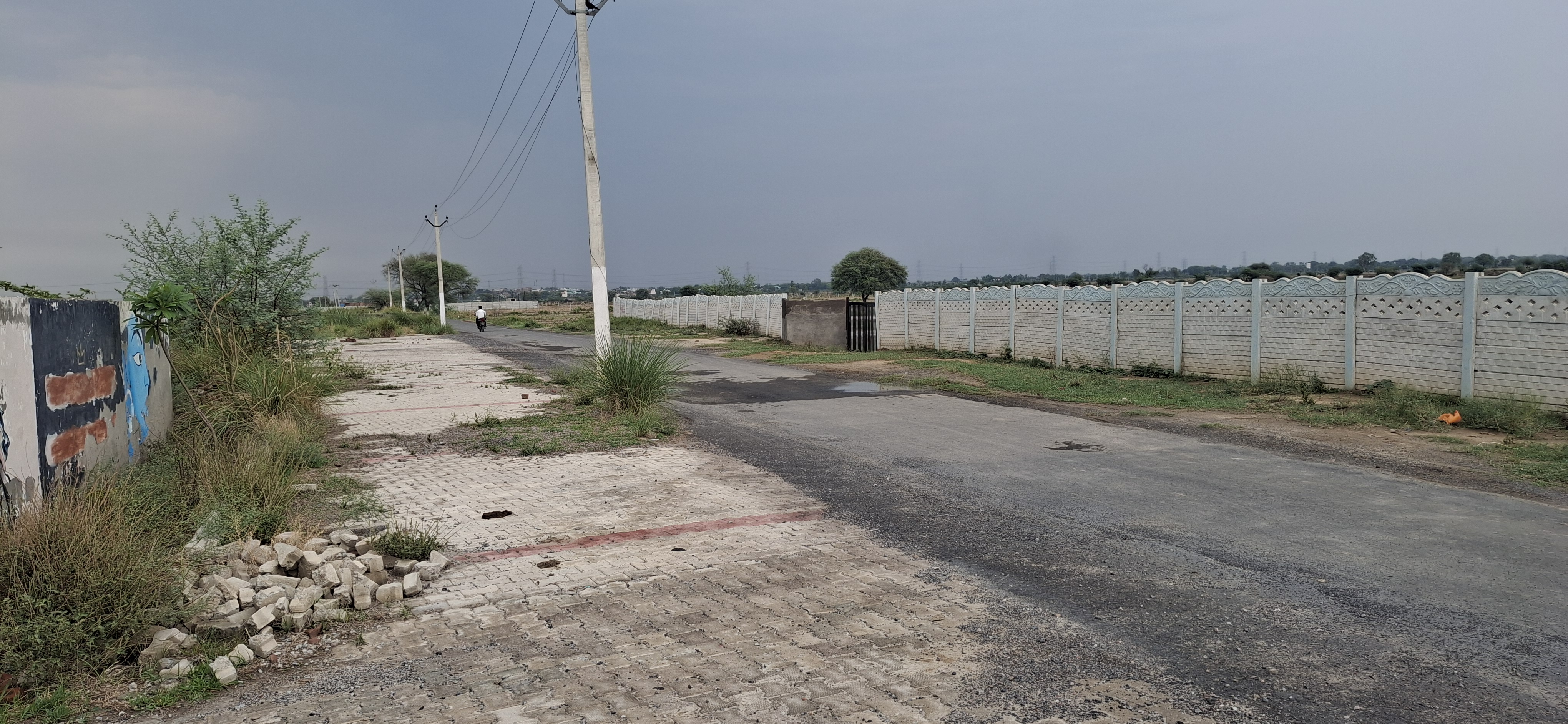 Plot For Sale in Mk Propty 