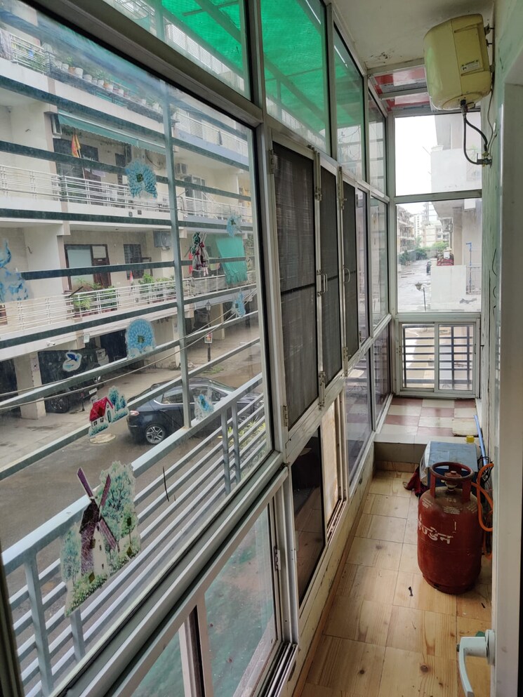 Balcony, sunshine-enclave 3 Bedroom 1400 Sq.Ft. Builder Floor In Vip Road Zirakpur 8739022