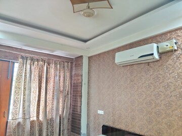Furnished Amenities in 3 BHK Builder Floor at Sunshine Enclave, Vip Road – for Rent