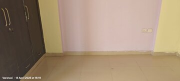 Room in 2 BHK Apartment at Supertech Cape Town, Sector 74 – for Rent