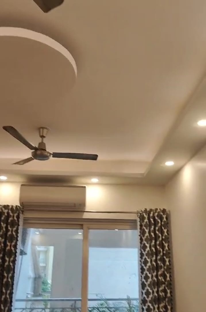 3 BHK + Pooja Room Apartment For Rent in Gaur Sportswood