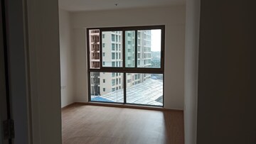 Room in 2 BHK Apartment at RNA NG Eclat, Andheri West – for Rent