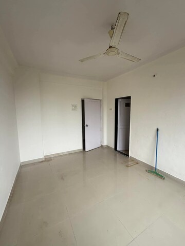 Room in 3 BHK Apartment at Andheri West – for Rent