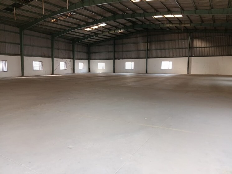  Parking, sector 16 Commercial Office Space 1000 Sq.Ft. In Sector 16 Noida 8739379