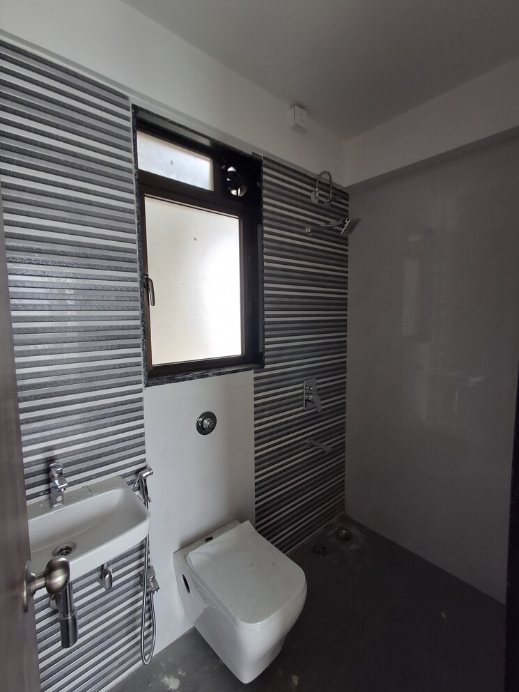 Bathroom, aashna-samadhan 2 Bedroom 650 Sq.Ft. Apartment In Goregaon West Mumbai 8739207