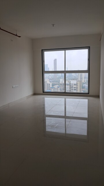 Room in 2 BHK Apartment at Runwal Nirvana, Parel – for Rent