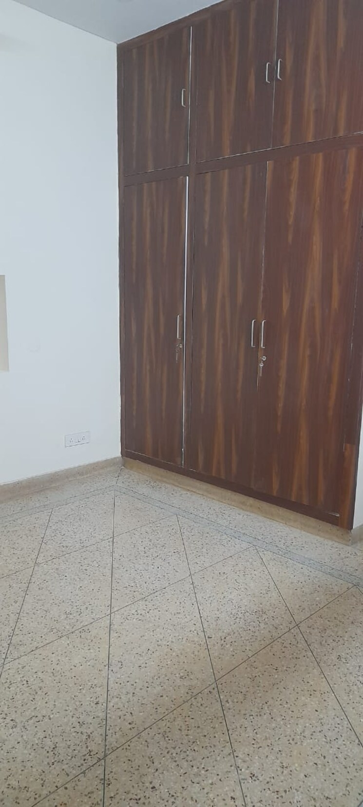 Room, greater kailash ii 3 Bedroom 208 Sq.Yd. Builder Floor In Greater Kailash ii Delhi 8739229