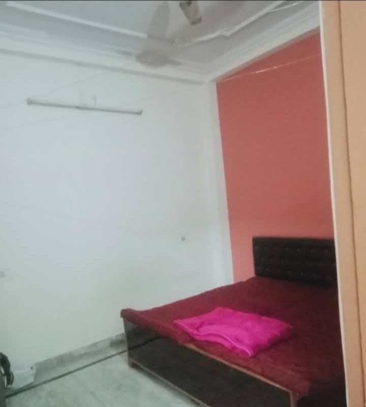 2 BHK + Study Room Villa For Rent in Aliganj