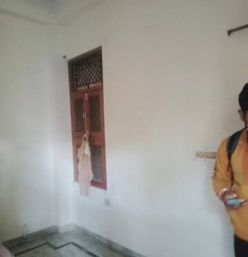 Furnished Amenities in 2 BHK Villa at Aliganj – for Rent