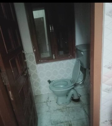 Bathroom in 2 BHK Villa at Aliganj – for Rent