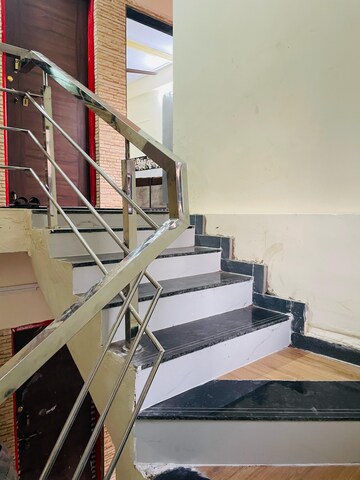 Staircase in  Pg at Juinagar – for Rent