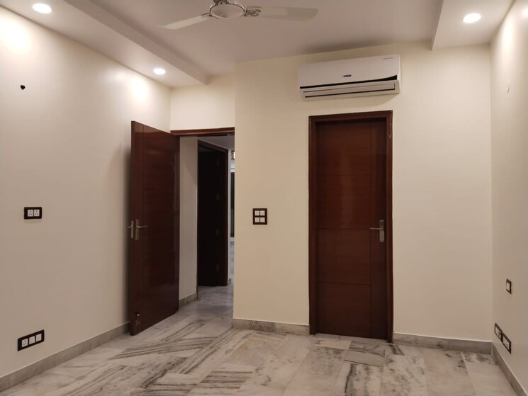 Room, chittaranjan park 2 Bedroom 125 Sq.Yd. Builder Floor In Chittaranjan Park Delhi 8739281