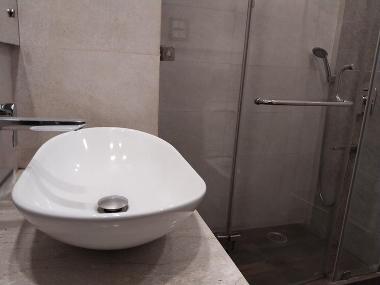 Bathroom, chittaranjan park 2 Bedroom 125 Sq.Yd. Builder Floor In Chittaranjan Park Delhi 8739281