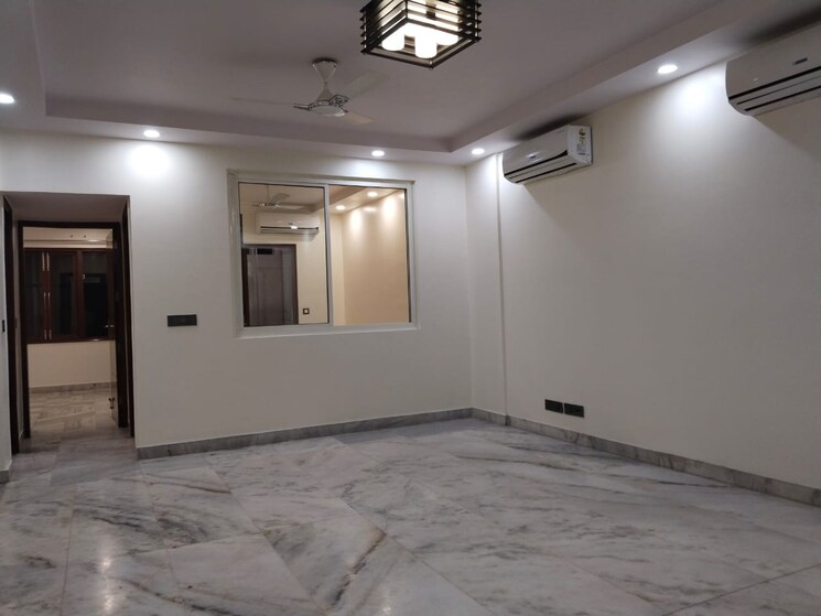 Room, chittaranjan park 2 Bedroom 125 Sq.Yd. Builder Floor In Chittaranjan Park Delhi 8739281