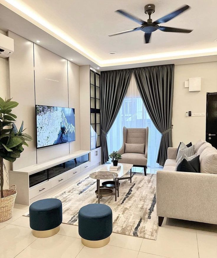 3 BHK + Pooja Room,Study Room Apartment For Rent in Dlf Capital Greens Moti N