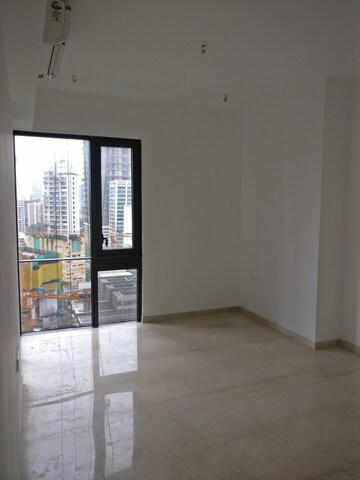 Room in 3 BHK Apartment at Lodha Allura, Worli – for Rent