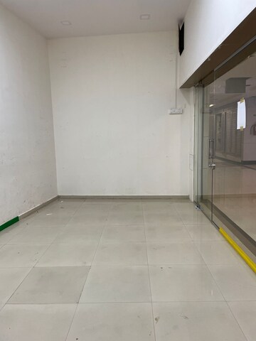 Room in  Office Space at Rustomjee Eaze Zone Mall, Malad West – for Rent