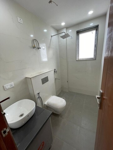 Bathroom in 3.5 BHK Builder Floor at SS Mayfield Gardens, Sector 51 – for Rent