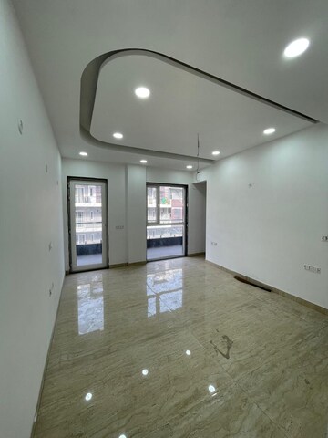 Room in 3.5 BHK Builder Floor at SS Mayfield Gardens, Sector 51 – for Rent
