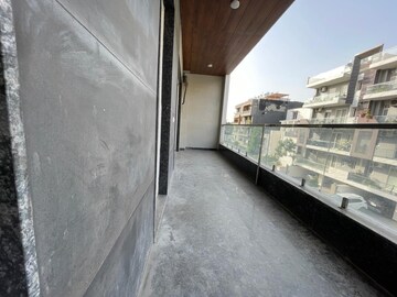 Balcony in 3.5 BHK Builder Floor at SS Mayfield Gardens, Sector 51 – for Rent